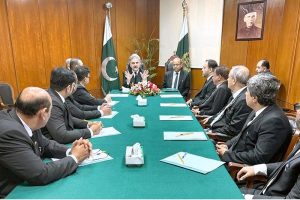 Hon'ble Chief Justice of Pakistan/Chairman, NJPMC, along with the Hon'ble Chief Justice of Sindh High Court, in a constructive meeting with a delegation of the Sindh Bar Council at the Supreme Court Branch Registry.