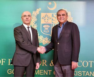 Federal Minister for Interior Mohsin Naqvi shaking hands with Lebanon Interior Minister Ahmad Al- Hajjar during his visit to the Ministry of Interior
