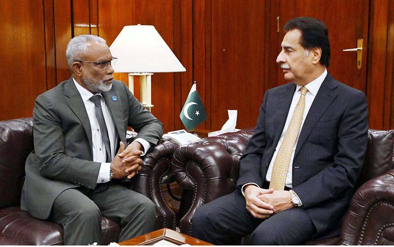 Speaker of the People's Majlis of Maldives Mr. Abdul Raheem Abdulla called on Speaker National Assembly Sardar Ayaz Sadiq at Parliament House