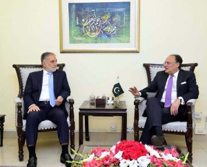Federal Minister for Finance and Revenue, Senator Muhammad Aurangzeb, meeting with Chairman NAB, Lieutenant General (Retired) Nazir Ahmed, at the Ministry of Finance today to discuss NAB’s initiatives and contribution towards the national exchequer.
