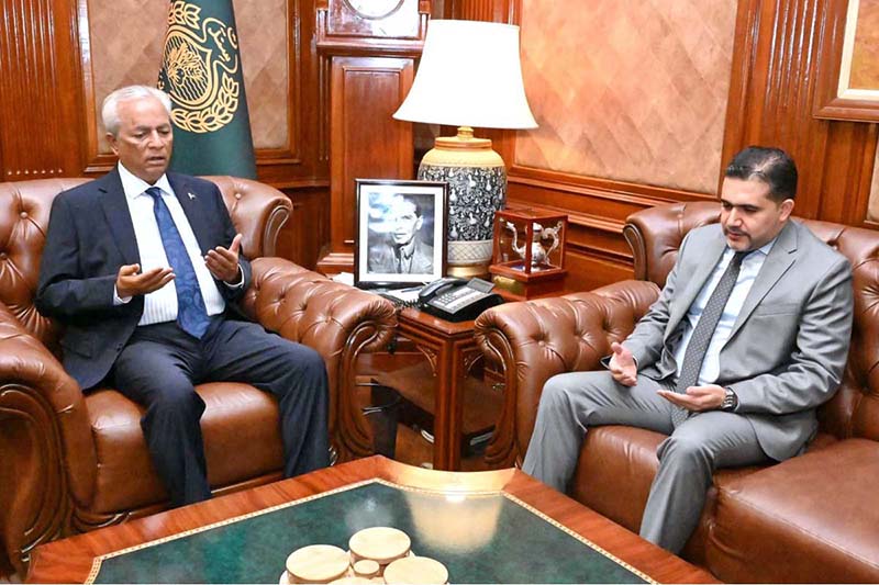 Iraq’s Acting Consul General Abul Hakam Adnan Sadiq offers condolences to Sindh Governor Syed Muhammad Nihal Hashmi at Governor House over the passing of his father-in-law