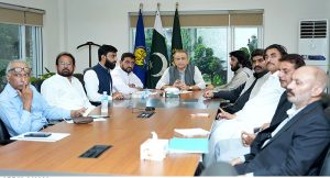 Representatives of All Pakistan Goods Transporters Alliance held a meeting with Federal Minister for Communications Abdul Aleem Khan in provincial capital.