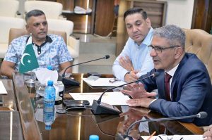 The Canadian Ambassador (High Commissioner) to Pakistan, Tariq Ali Khan, addressing the exporters, meeting at SCCI.