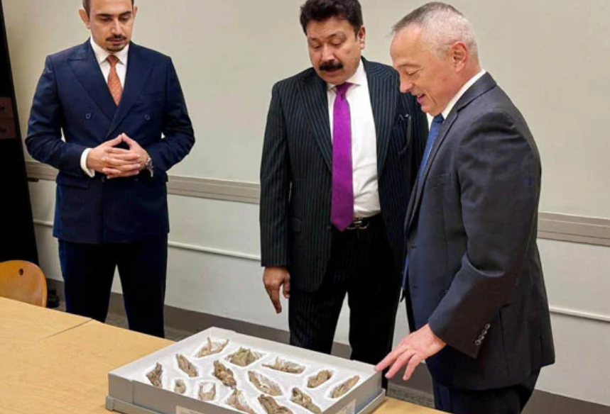 U.S. hands back 36 smuggled antiquities to Pakistan