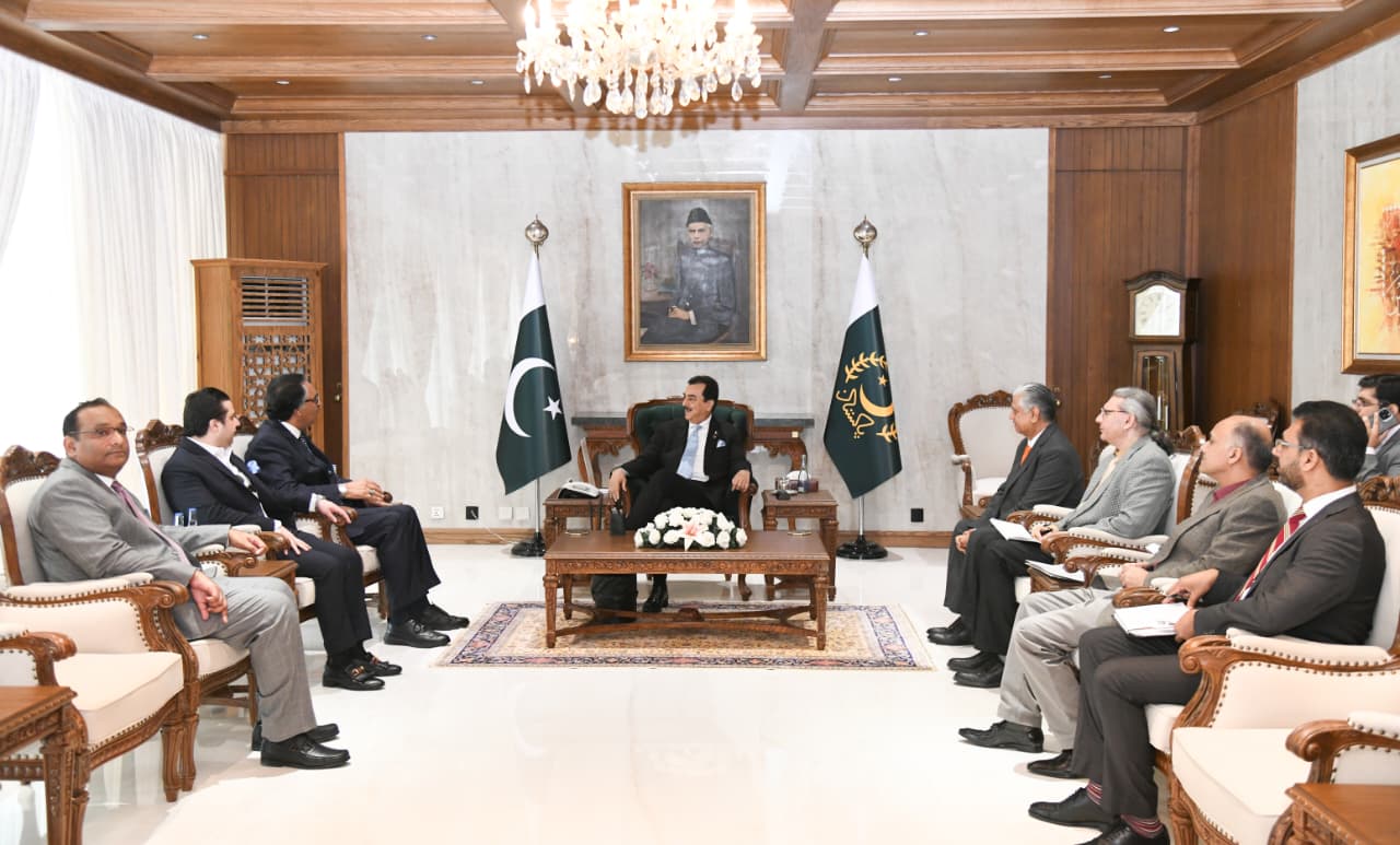 Political leaders, business community representatives call on Acting President