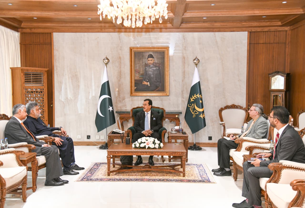 Political leaders, business community representatives call on Acting President