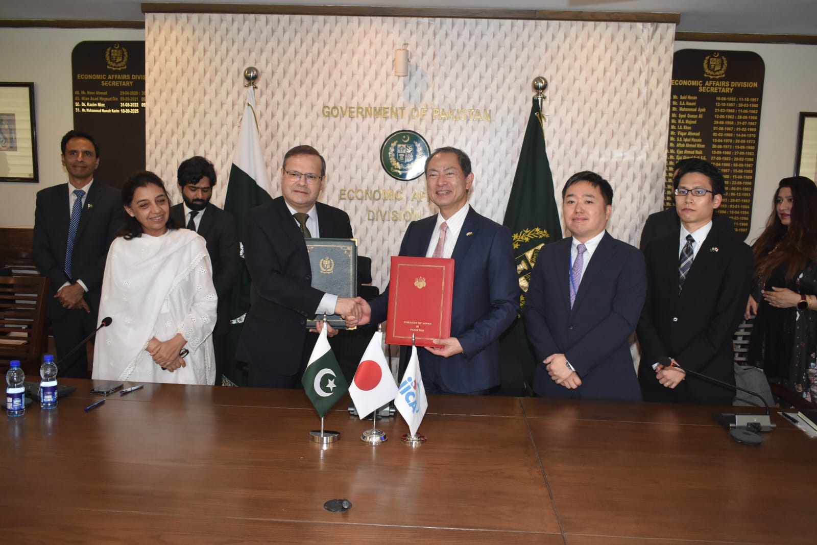 Japan-Pakistan sign grant agreement