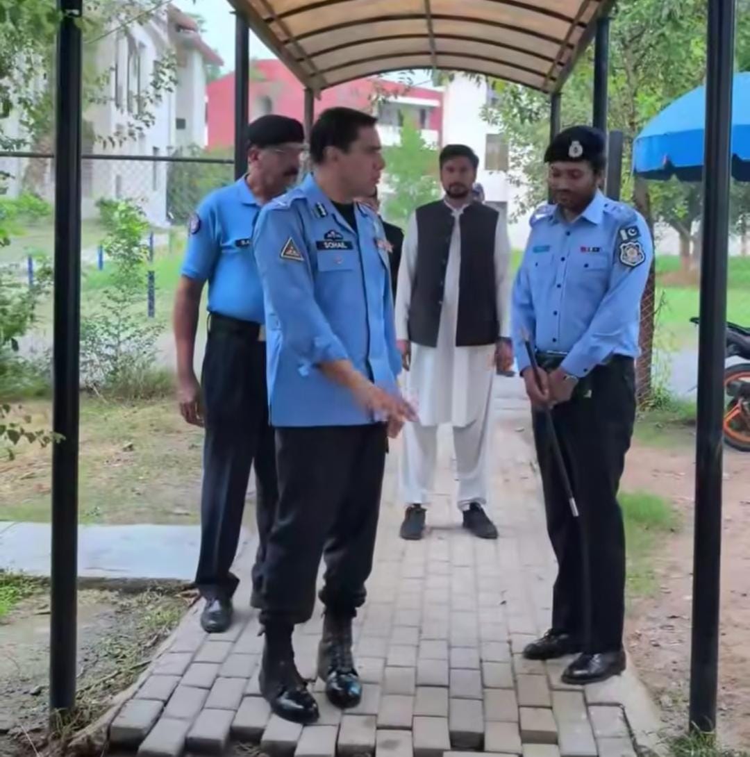 IGP Sohail visits police lines