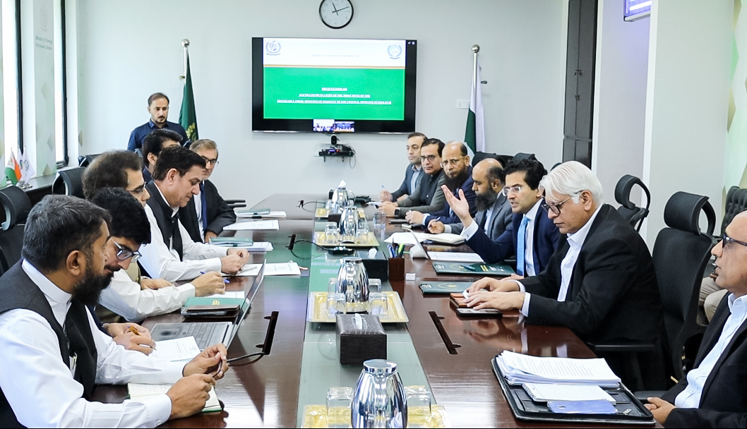 Pakistan Needs Strategic Shifts for Higher Growth, Says Privatization Adviser