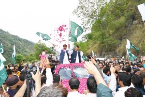 Amir Muqam addresses ‘Jeeve Pakistan’ rally in Muzaffarabad