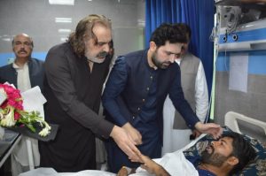 KP CM visits Darazinda blast injured at DHQ Teaching Hospital DI Khan