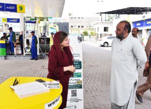 Farah Naz Akbar inspects implementation of Rs500 relief scheme at Islamabad petrol pumps