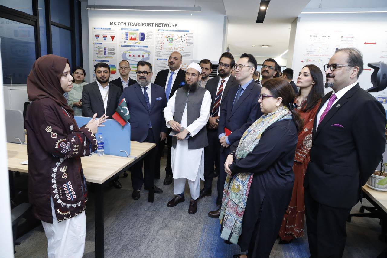 Minister IT visits Huawei Global Support Center, highlights Pakistan’s emerging role as global tech services hub