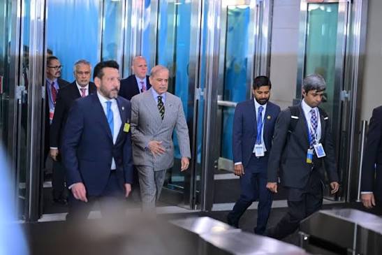 Report: Civil, military leadership making collective efforts to improve Pakistan’s economy: PM