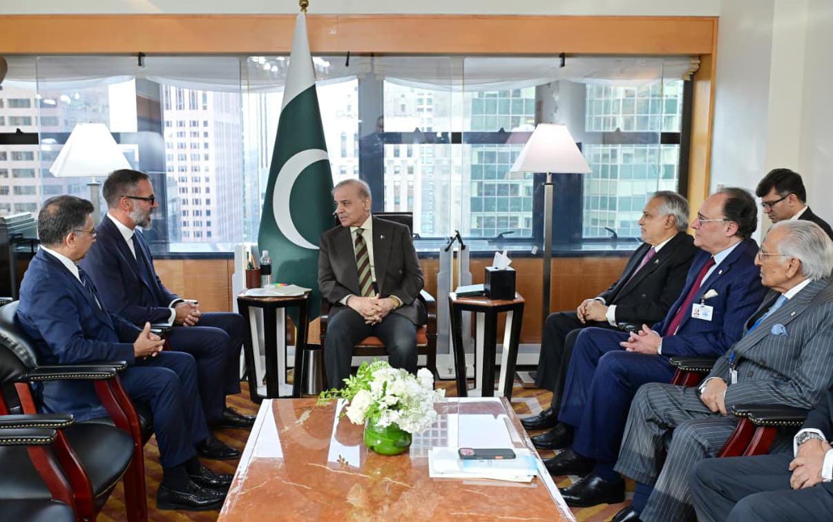 PM meets Prince Rahim; Praises Ismaili community’s contributions to Pakistan's socioeconomic uplift
