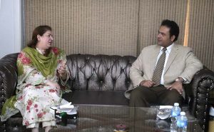 Acting Managing Director of the Associated Press of Pakistan (APP), Sabeen Usman Khattak, meeting with General Manager of Virtual University Babar Ali at APP Headquarters.
