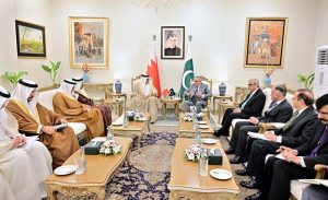 Deputy Prime Minister/Foreign Minister Senator Mohammad Ishaq Dar meets Minister of Foreign Affairs of the Kingdom of Bahrain H. E. Dr. Abdullatif Bin Rashid Al-Zayani at the Ministry of Foreign Affairs.
