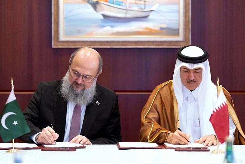 Federal Minister for Commerce Jam Kamal Khan and Qatar's Minister of State for Foreign Trade Affairs, H.E. Dr. Ahmad bin Mohammed Al-Sayed, formally sign the Minutes of the First Meeting of the Pakistan-Qatar Joint Task Force on Trade and Investment during its Second Meeting in Doha, reaffirming their commitment to strengthening bilateral trade, investment and economic cooperation