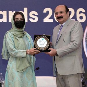 Chairman of the Prime Minister’s Youth Programme (PMYP), Rana Mashhood Ahmad Khan, presents an award to a female participant during the International Conference on “Inclusive and Resilient Economic Empowerment and Growth,” organized by the Pakistan Poverty Alleviation Fund (PPAF) at a local hotel.