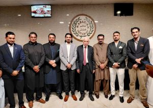 Federal Minister for Board of Investment, Qaiser Ahmed Sheikh attended a reception hosted in his honour by prominent Pakistani businessmen in Jeddah and overwhelming number of Pakistani business community attended the event
