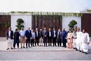 Federal Minister for Information and Broadcasting, Attaullah Tarar in a group photo with a delegation of the Council of Pakistan Newspaper Editors (CPNE), Secretary MoIB Ashfaq Ahmad Khalil and PIO, Raisa Adil are also present on the occasion.