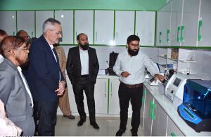 Dr. Flavio, Director of the Global Wheat Program at the International Maize and Wheat Improvement Center (CIMMYT), receives a briefing on new technology during his visit to the Ayub Agricultural Research Institute (AARI), following the inauguration of the Wheat Research Institute’s laboratory.