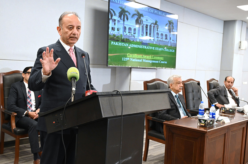 Minister of Climate Change and Environmental Coordination, Musadik Malik addresses the ceremony ‘125th National Management Course' at Secretariat