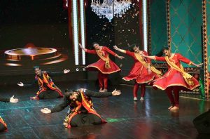 Pakistani artists perform a classical dance during a special cultural programme hosted by the Pakistan National Council of the Arts (PNCA) in honor of the visiting Bangladesh cultural troupe