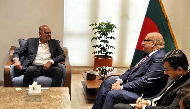 High Commissioner of Pakistan to Bangladesh, Mr. Imran Haider called on H.E. Rashed Al Mahmud Titumir, the Honorable Adviser for Ministry of Finance and Ministry of Planning