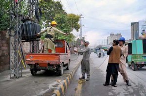 PESCO workers is removing the electricity power transformer at Hashtnagri GT Road