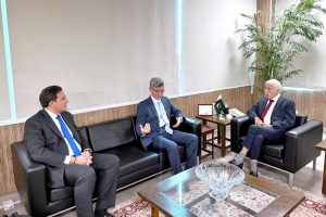 Federal Minister for Board of Investment (BOI) Qaiser Ahmed Sheikh meets with Dr. Li Kouqing, Deputy Director of the CAREC Institute, to discuss opportunities for enhanced investment promotion and economic collaboration between Pakistan and China
