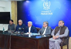 Federal Minister for National Food Security and Research, Rana Tanveer Hussain addresses a press conference alongside Pakistan Kissan Ittehad President Khalid Mahmood Khokhar, announcing the wheat price of Rs. 4,500 per maund