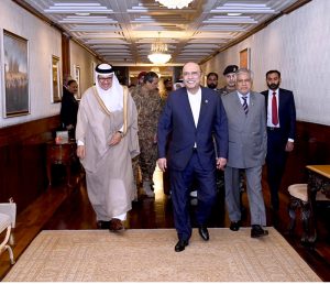 President Asif Ali Zardari with Minister of Foreign Affairs of the Kingdom of Bahrain, Dr. Abdullatif bin Rashid Al-Zayani at Aiwan-e-Sadr.