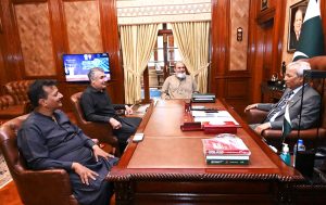 Sindh Governor Syed Muhammad Nehal Hashmi is meeting Member National Assembly Agha Rafiullah at Governor House. Parliamentary Leader, Karachi Metropolitan Corporation, Muhammad Feroz Khan and social activist Chaudhry Altamash are also present on this occasion
