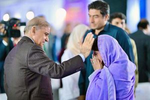 Prime Minister Muhammad Shehbaz Sharif interacts with Daanish School Alumni at the inaugural ceremony of Daanish School