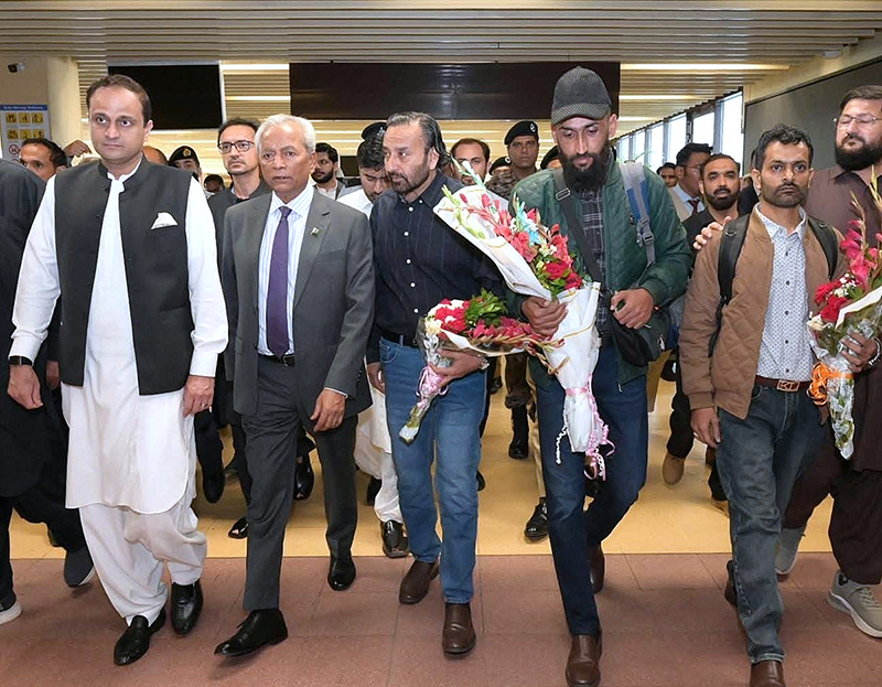 Sindh Governor Syed Muhammad Nehal Hashmi is welcoming Pakistani citizens Muhammad Yasin, Imran Ali and Syed Hussain Yousuf, who were released from captivity by Somali pirates, upon their return to their homeland at Karachi Airport. Mayor Karachi Murtaza Wahab is also present