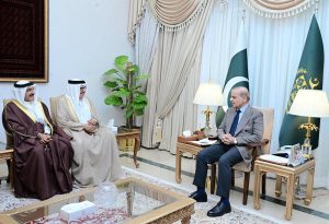 Foreign Minister of the Kingdom of Bahrain, Dr. Abdullatif bin Rashid Al-Zayani calls on Prime Minister Muhammad Shehbaz Sharif.
