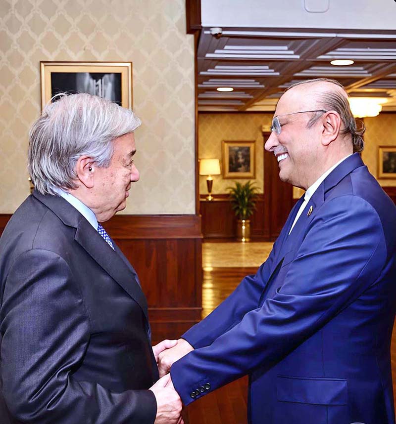 President Asif Ali Zardari shaking hands with United Nations Secretary-General António Guterres at Aiwan-e-Sadr