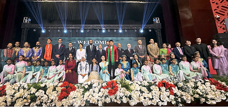 Federal Minister for Information and Broadcasting Attaullah Tarar and Ambassador of the People’s Republic of China to Pakistan H.E. Jiang Zaidong pose for a group photograph along with other dignitaries, participants and artists after the launch ceremony of the China-Pakistan Information Corridor (CPIC) at the Pakistan-China Friendship Centre
