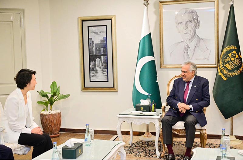 Deputy Prime Minister/Foreign Minister Senator Mohammad Ishaq Dar meeting the Spokesperson of the Chinese Ministry of Foreign Affairs, Ms. Mao Ning, at the Ministry of Foreign Affairs