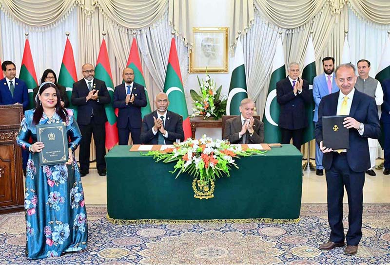 President of Maldives Dr. Mohamed Muizzu and Prime Minister of Pakistan Muhammad Shehbaz Sharif witnesses the exchange of MoUs between Pakistan and Maldives in various sectors at a ceremony in Prime Minister's House
