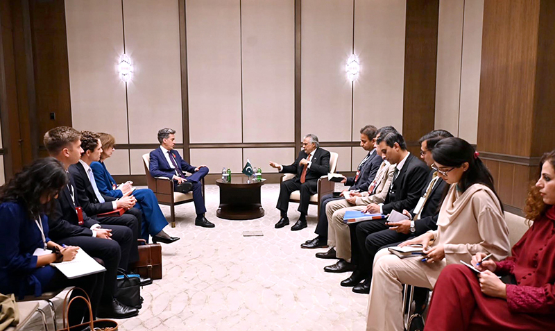 Deputy Prime Minister/Foreign Minister Senator Mohammad Ishaq Dar meeting the Foreign Secretary of the United Kingdom, Ed Miliband