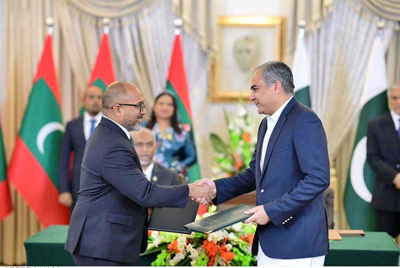 President of Maldives Dr. Mohamed Muizzu and Prime Minister of Pakistan Muhammad Shehbaz Sharif witnesses the exchange of MoUs between Pakistan and Maldives in various sectors at a ceremony in Prime Minister's House
