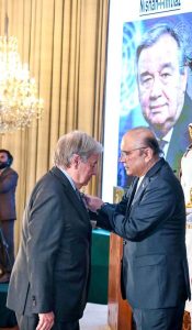 President Asif Ali Zardari conferring Nishan-e-Imtiaz on United Nations Secretary-General António Guterres at Aiwan-e-Sadr
