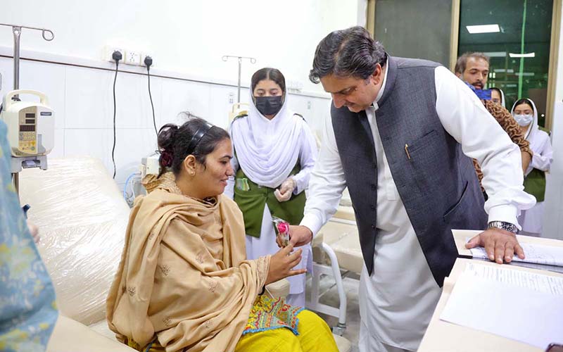 Speaker Punjab Assembly Malik Muhammad Ahmad Khan visit cancer ward after inaugurating at Madina Teaching Hospital during his visit to The University of Faisalabad (TUF)