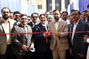 Federal Minister for Health Syed Mustafa Kamal cutting ribbon to inaugurating Career Connect 2026 as the chief Guest organized by the Department of Computer Science at the University of Karachi