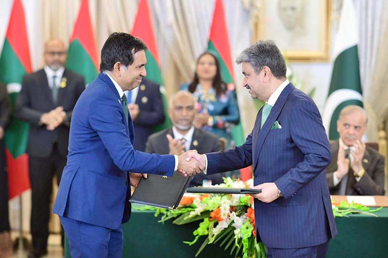 President of Maldives Dr. Mohamed Muizzu and Prime Minister of Pakistan Muhammad Shehbaz Sharif witnesses the exchange of MoUs between Pakistan and Maldives in various sectors at a ceremony in Prime Minister's House