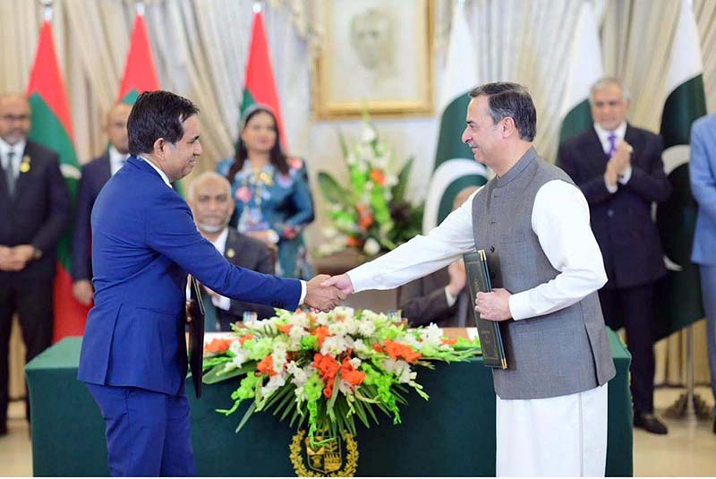 President of Maldives Dr. Mohamed Muizzu and Prime Minister of Pakistan Muhammad Shehbaz Sharif witnesses the exchange of MoUs between Pakistan and Maldives in various sectors at a ceremony in Prime Minister's House