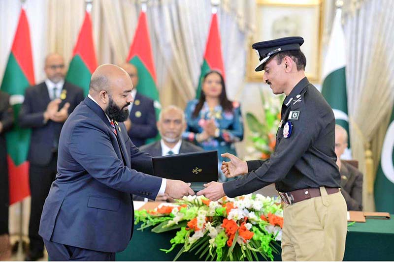 President of Maldives Dr. Mohamed Muizzu and Prime Minister of Pakistan Muhammad Shehbaz Sharif witnesses the exchange of MoUs between Pakistan and Maldives in various sectors at a ceremony in Prime Minister's House