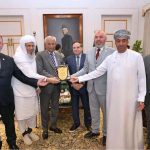 Mufti Abdul Rahim, Chancellor of Al-Ghazali University, presents the university’s shield to Sindh Governor Syed Muhammad Nihal Hashmi at Governor House. Former Egyptian Minister Professor Dr. Sami Al-Sharif, Consul General of Oman Sami Al-Hajari and Principal Secretary to the Governor of Sindh Dr. Syed Saif-ur-Rehman are also present on the occasion